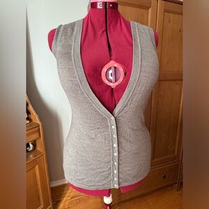 Tristan and Iseut women’s vest